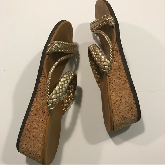 Beautiful Handmade Gold Wedge Sandals - Picture 3 of 6